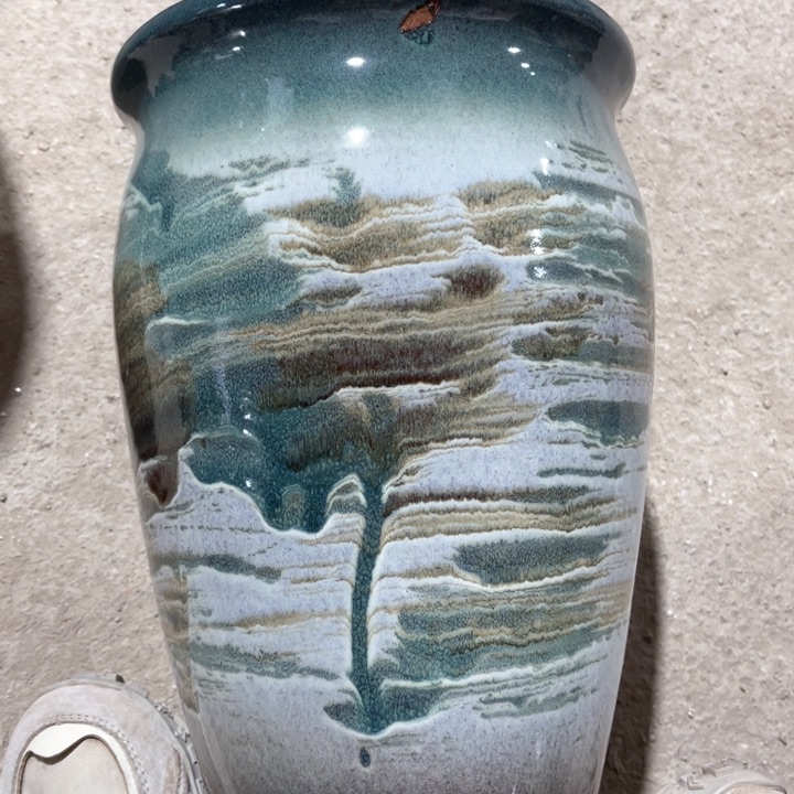 紫砂口径20高度31一只小瑕疵