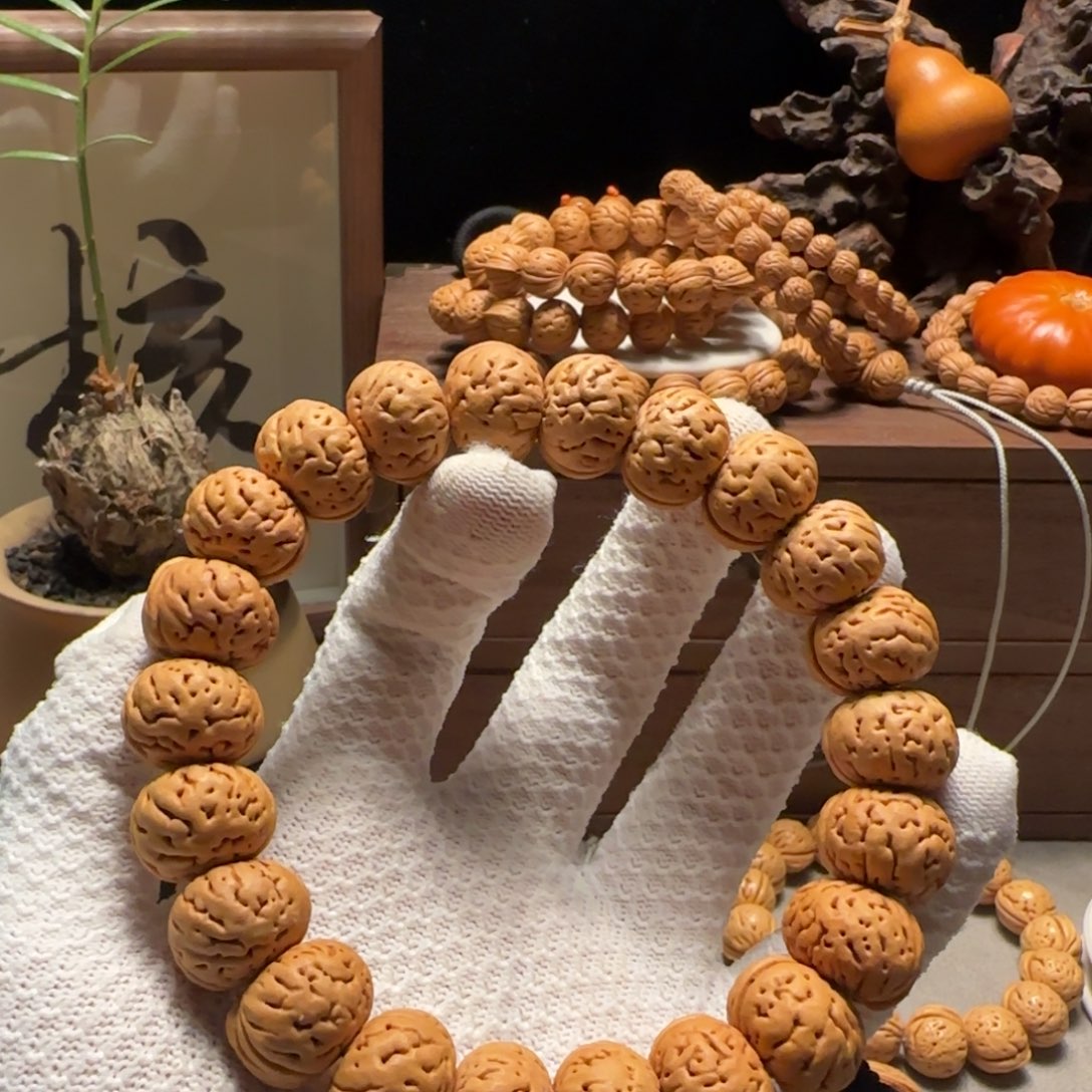 R***1.8树王纽扣。桩矮四个半