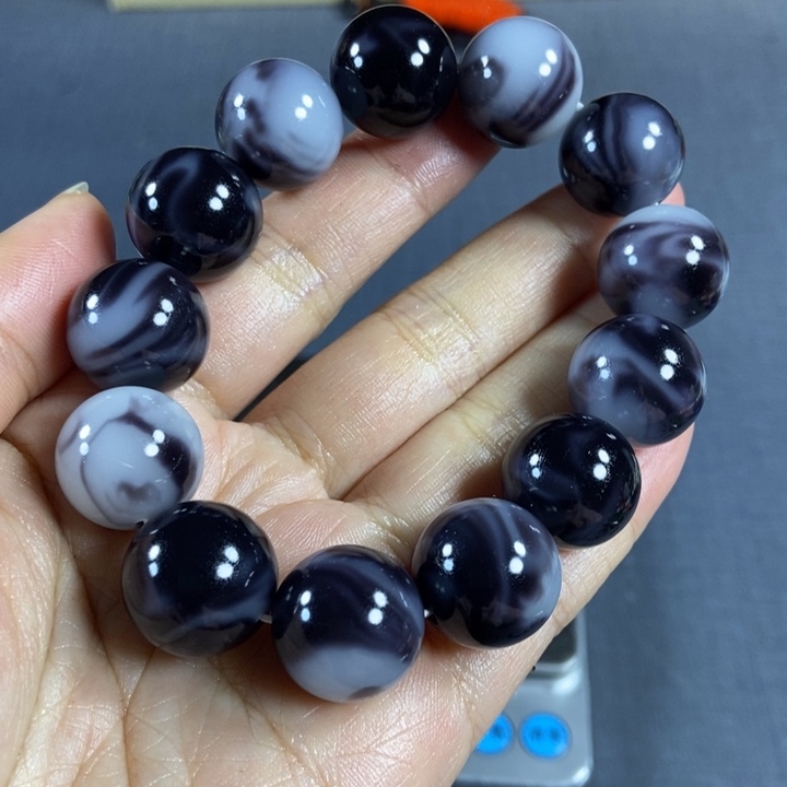 和田玉颈饰足铂镶嵌