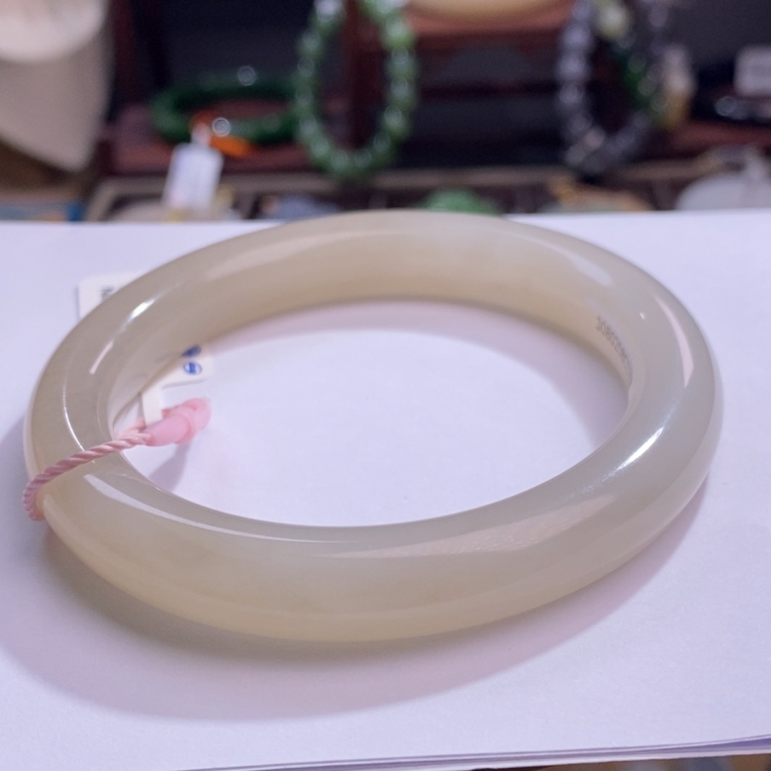 和田玉烟藕粉手镯58圈口未镶嵌