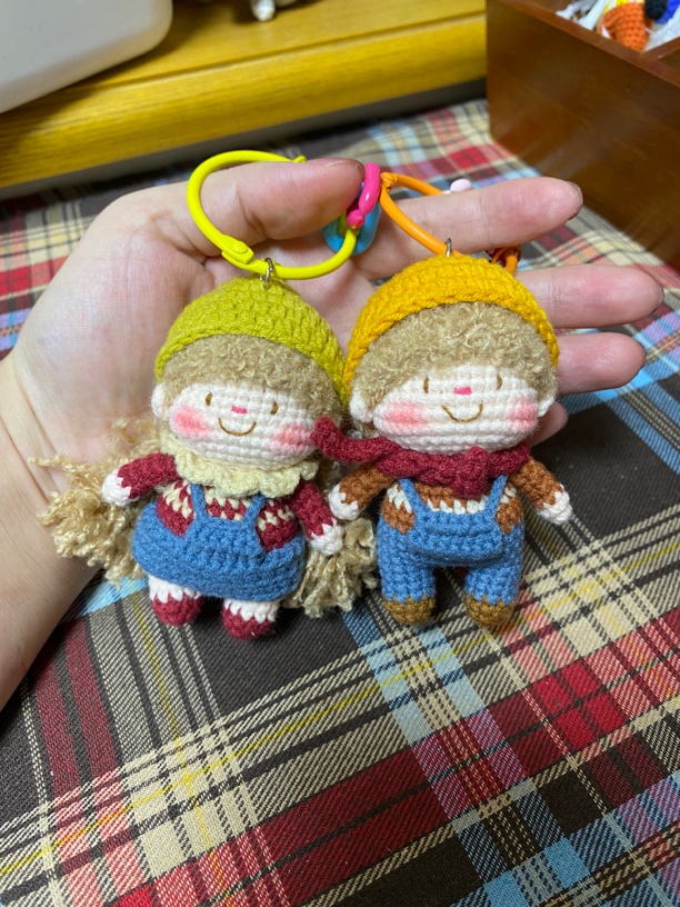 纯手工编织柠仔橙妹毛线玩偶情侣挂件钥匙扣成品