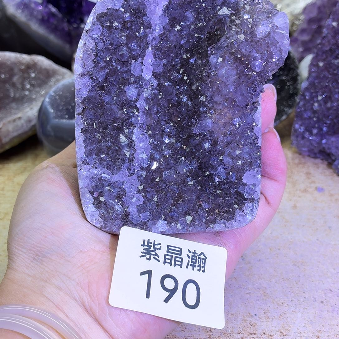 未镶嵌水晶大型摆件（非配饰）