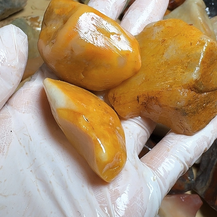 庐***子寿山石寿山石的颜色