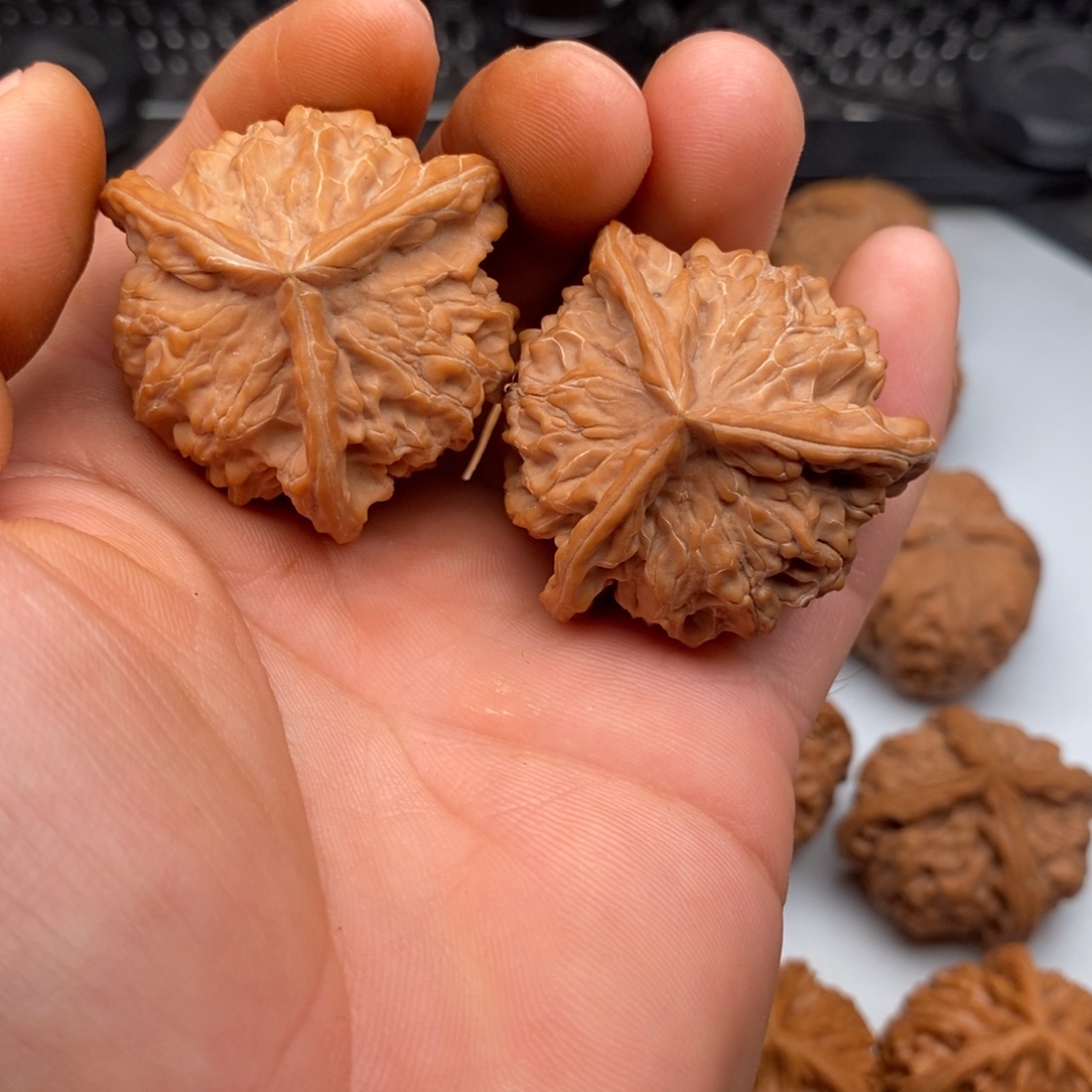 把件文玩核桃40奔驰