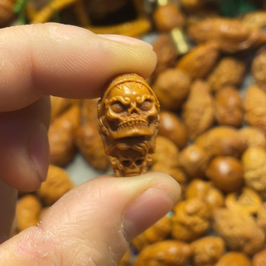 橄榄核手串/手链反油骷髅三通311