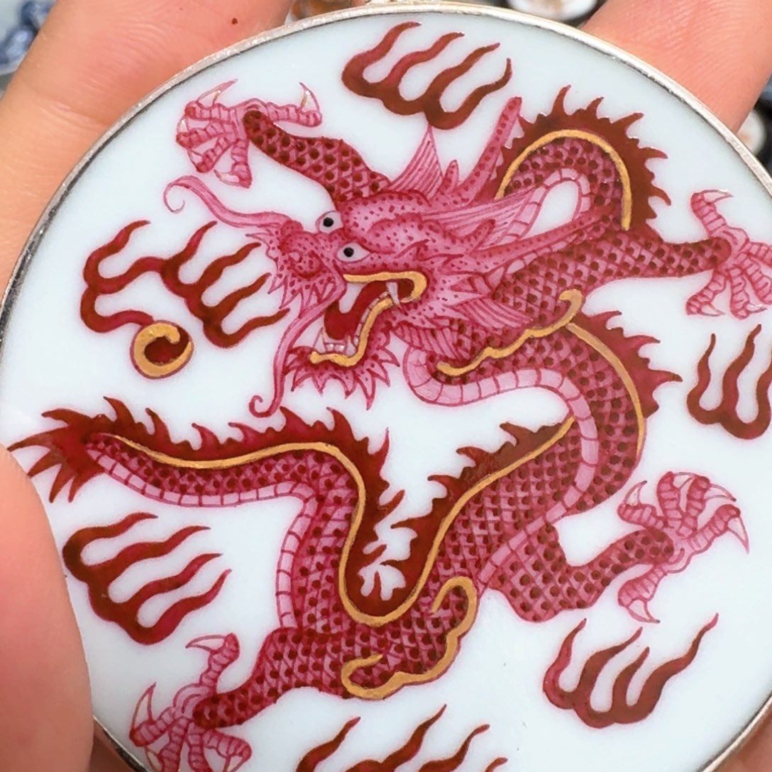 一***飞瓷片胭脂红金龙挂件