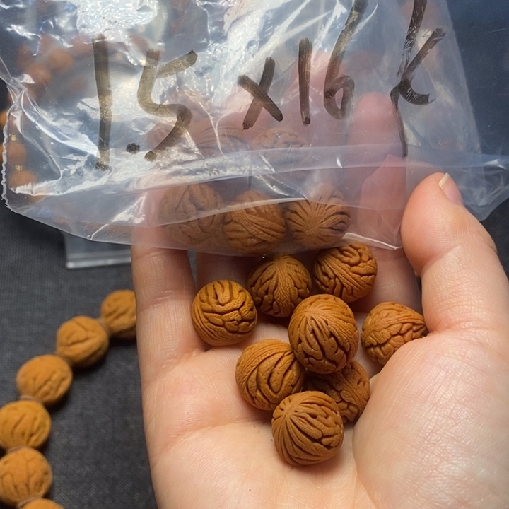 吊坠桃核秦岭山野生桃核