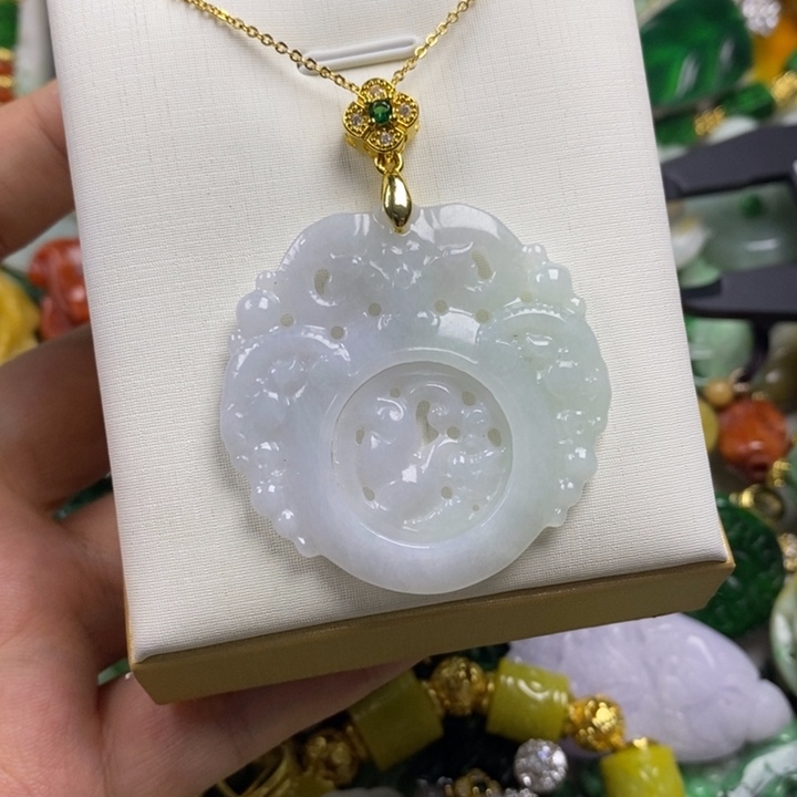 翡翠未镶嵌吊坠(赠链)