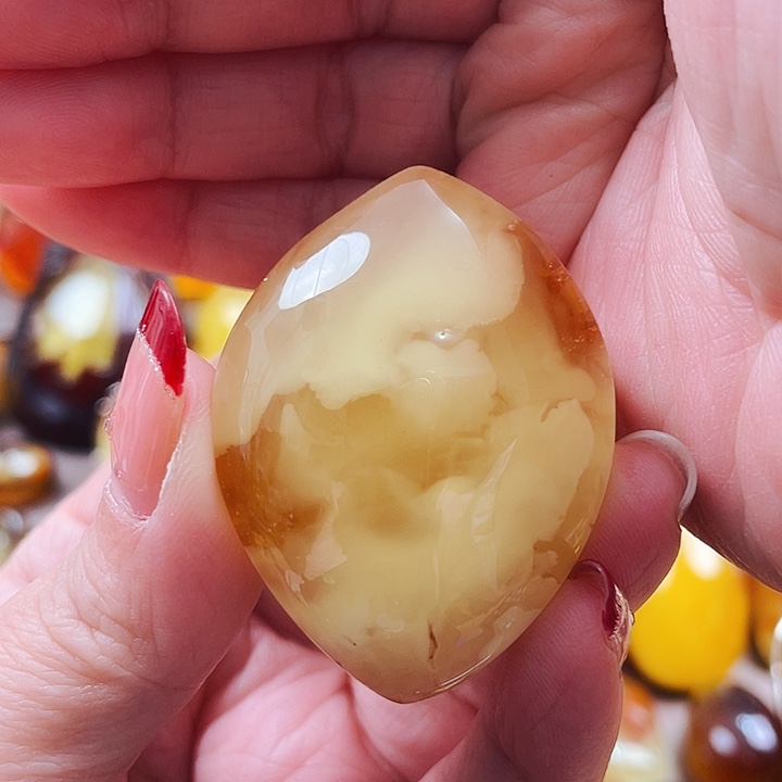 琥珀颈饰未镶嵌吊坠