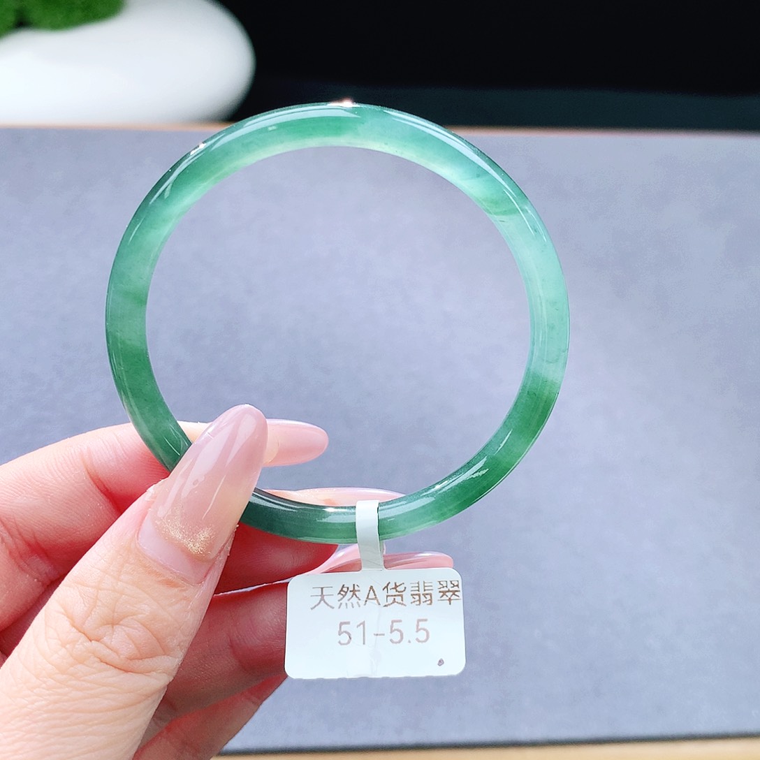 未镶嵌手镯（圆镯）翡翠