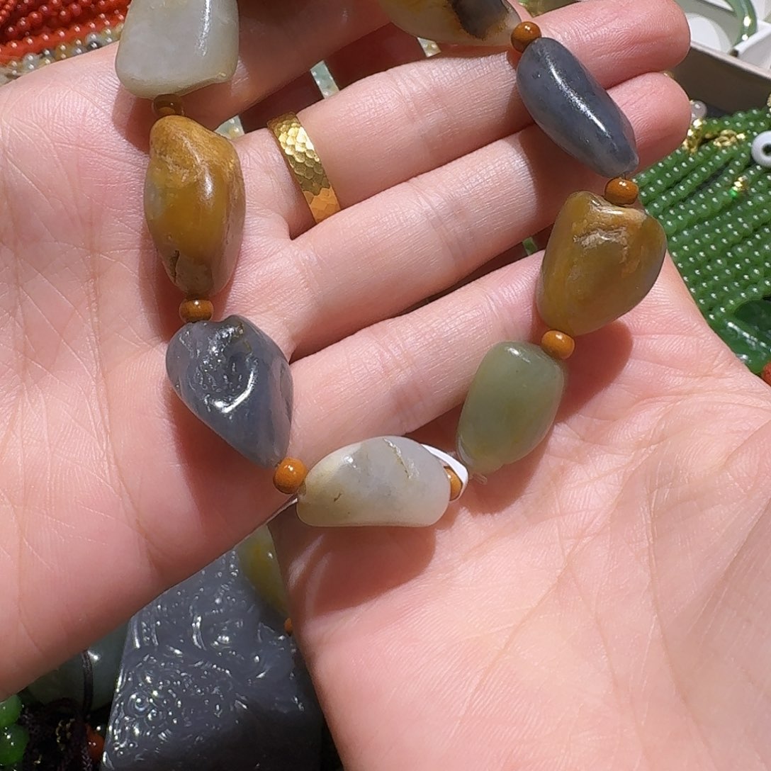 乐***天和田玉未镶嵌颈饰