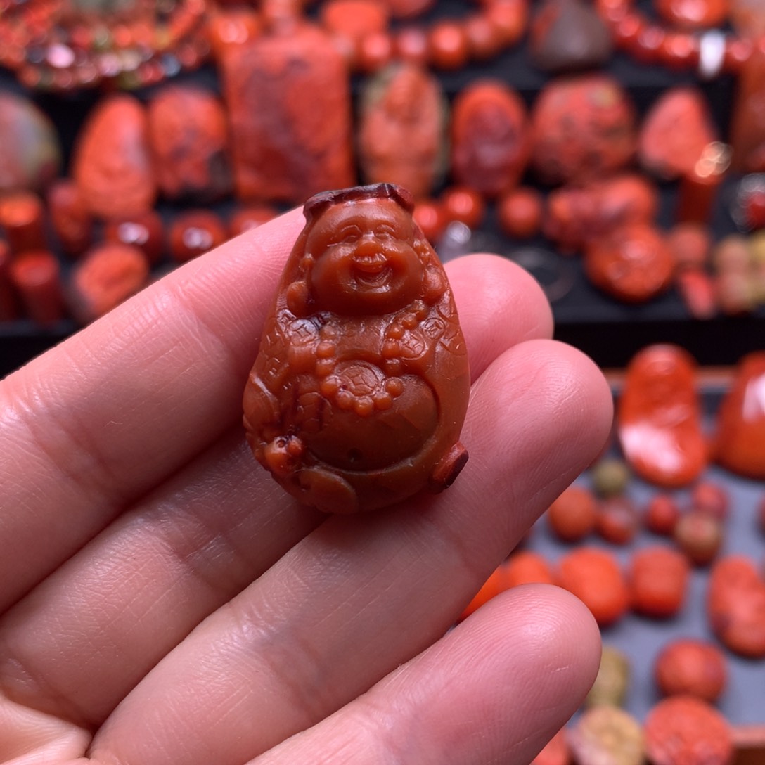 南红玛瑙吊坠未镶嵌