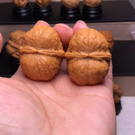 文玩核桃把件峭壁元宝34