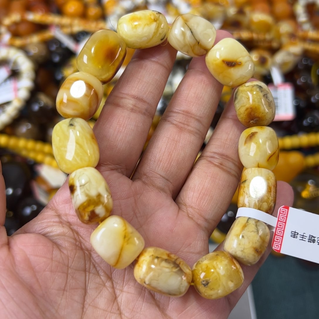 未镶嵌琥珀珠宝奇石471