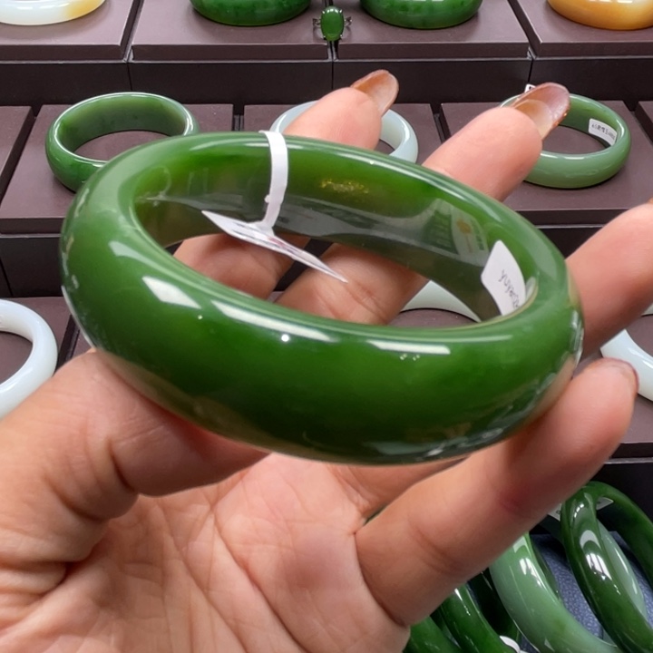 和田玉（碧玉）未镶嵌手镯