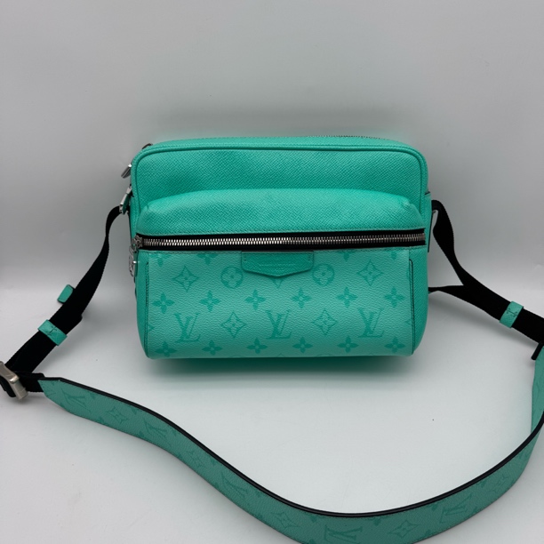 99新 LouisVuitton/路易威登 荧光绿outdoor相机包/斜挎包2315