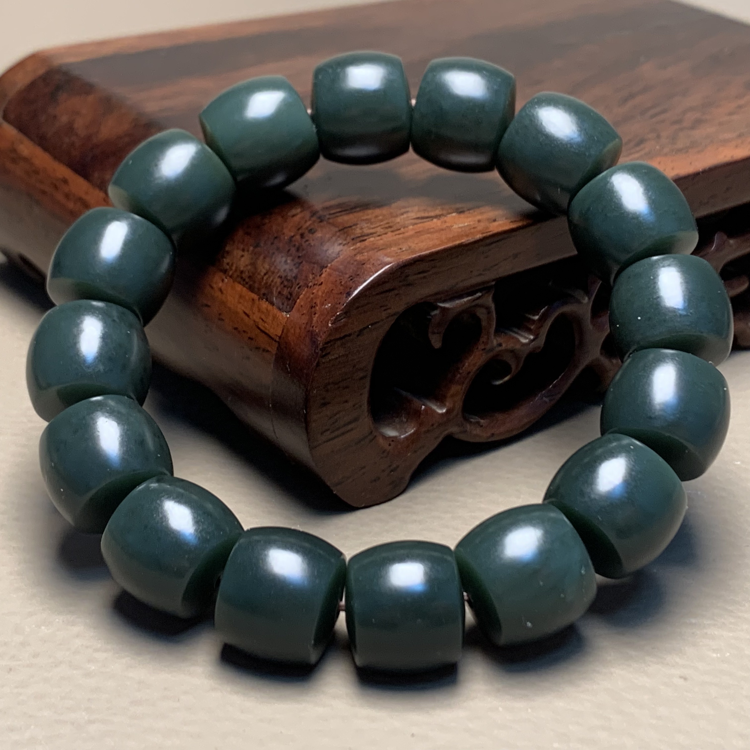 F715珠宝玉石精选和田玉手串