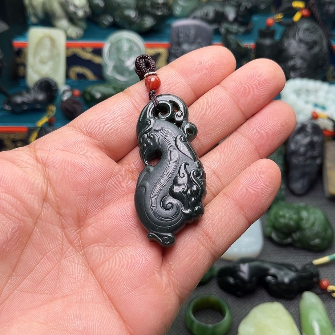 和田玉颈饰未镶嵌