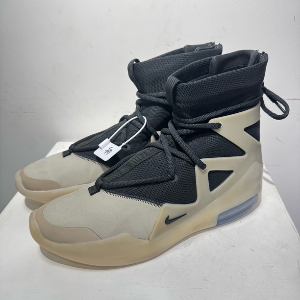 95新 NIKE/耐克 45码 95新 nikefog黑白灰 球鞋