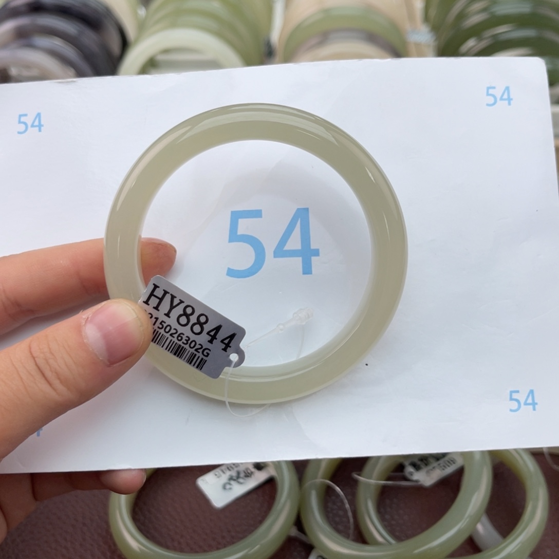 和田玉手镯未镶嵌小*儿