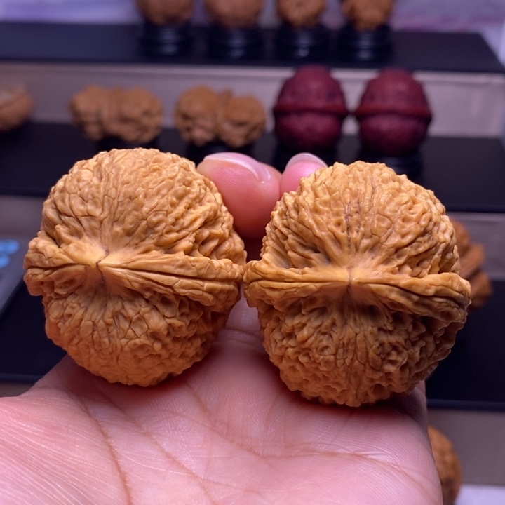 文玩核桃把件麒麟铁狮子19