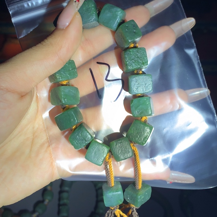 和田玉（糖玉）颈饰未镶嵌美****始