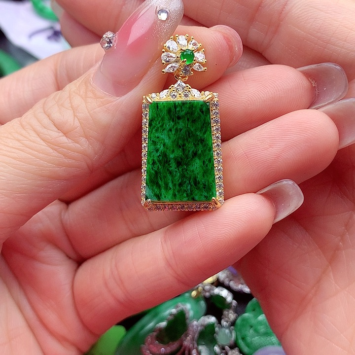 翡翠颈饰银S925镶嵌翡翠