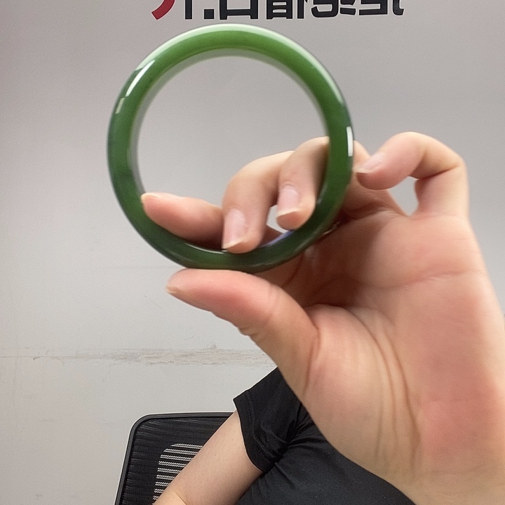 安***素和田玉手镯未镶嵌