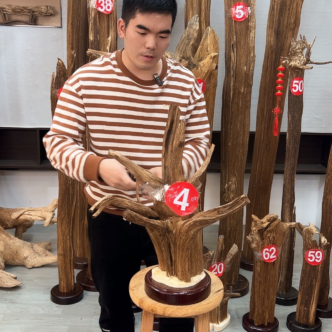 沉香摆件J**t沉香摆件