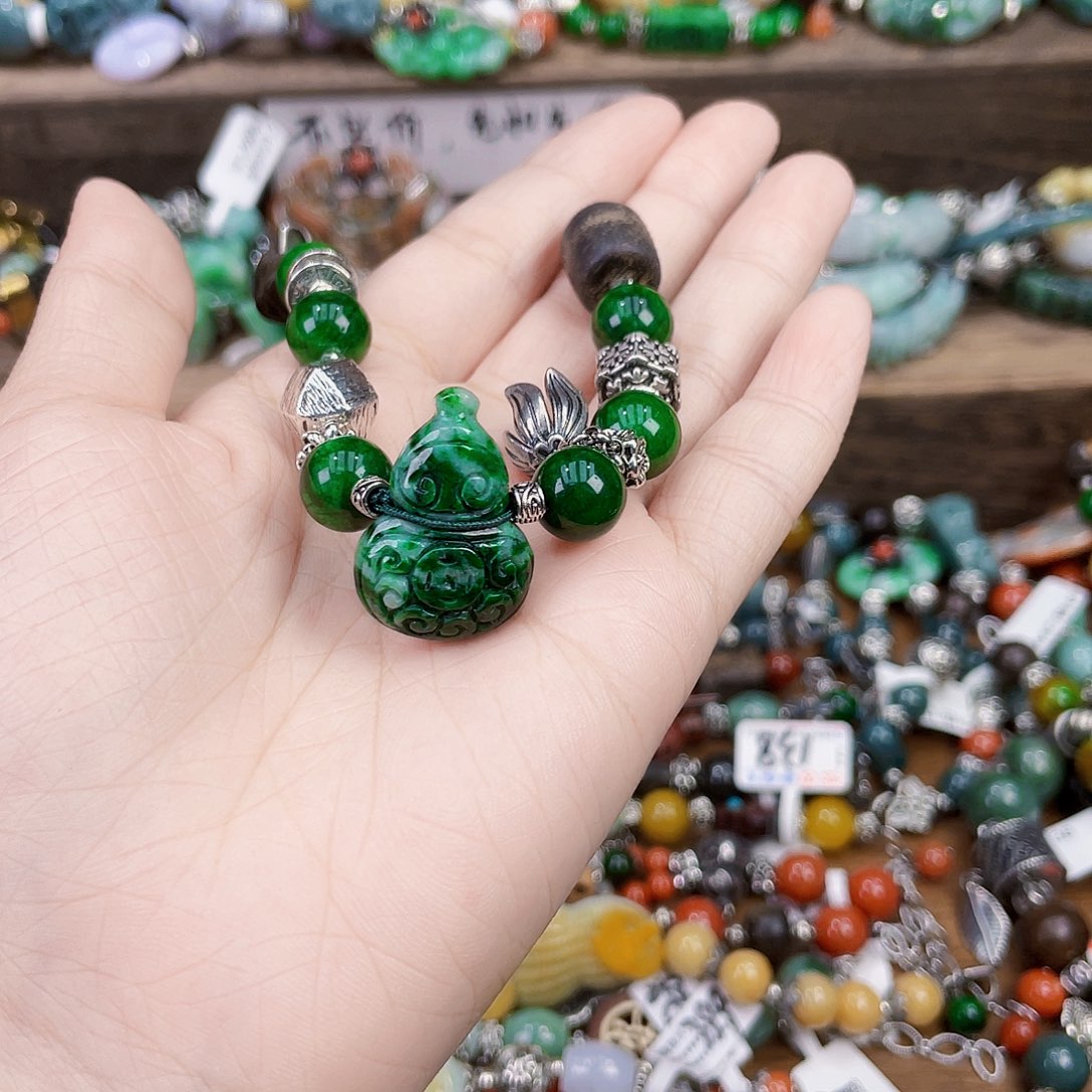 张***✿未镶嵌手链翡翠手链