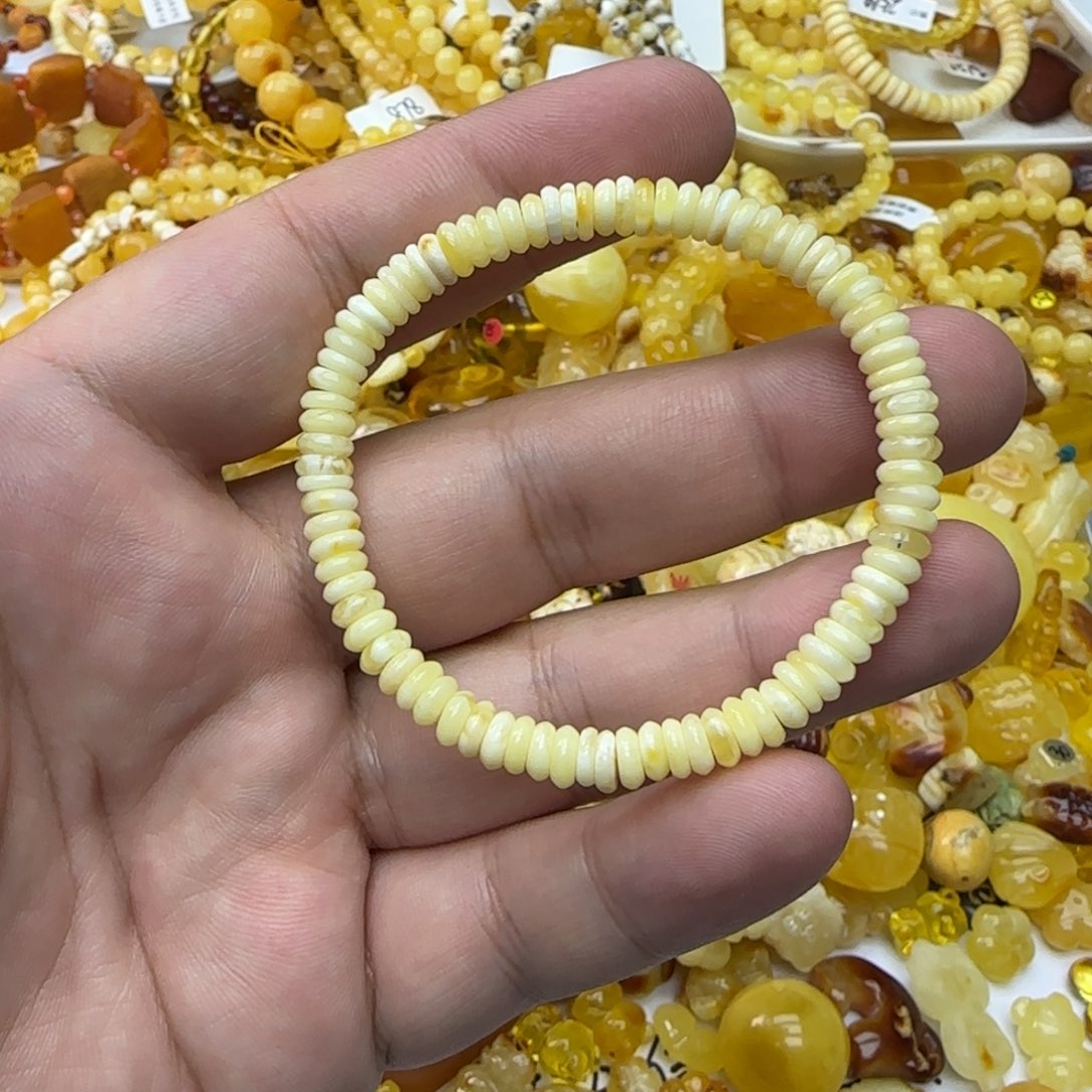琥珀未镶嵌裸石3.9