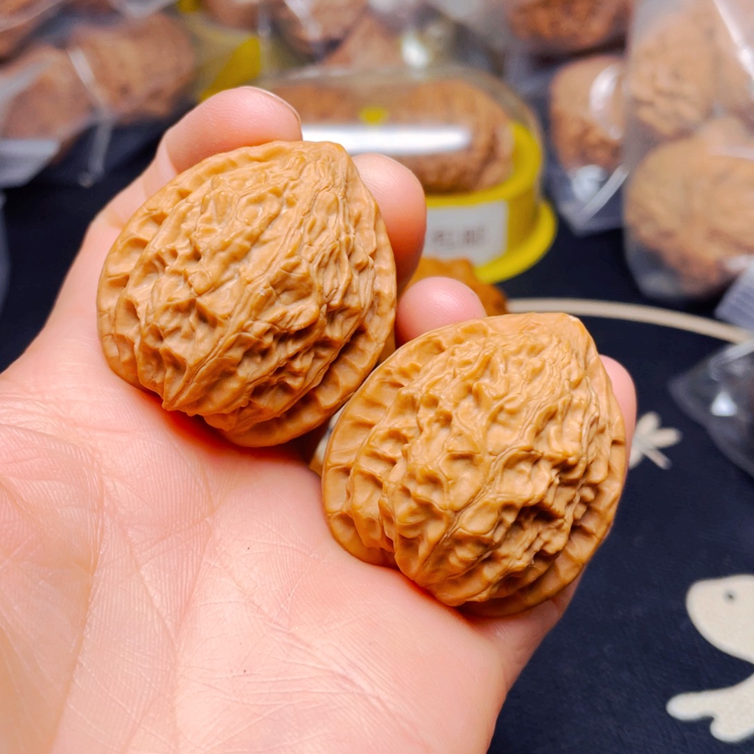 吊坠文玩核桃金牛一对