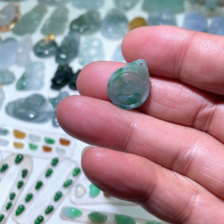 翡翠未镶嵌颈饰21