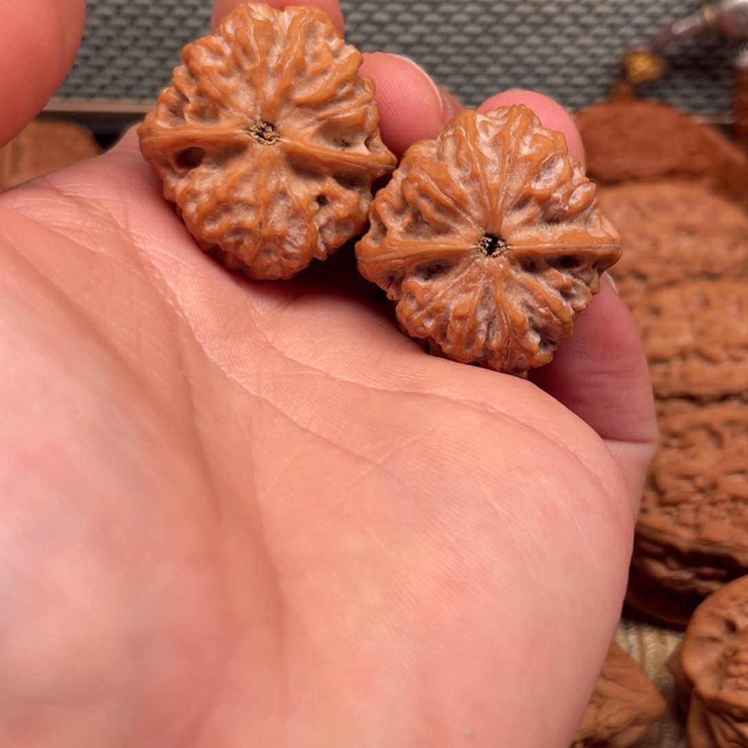 山***行文玩核桃吊坠永丰塔