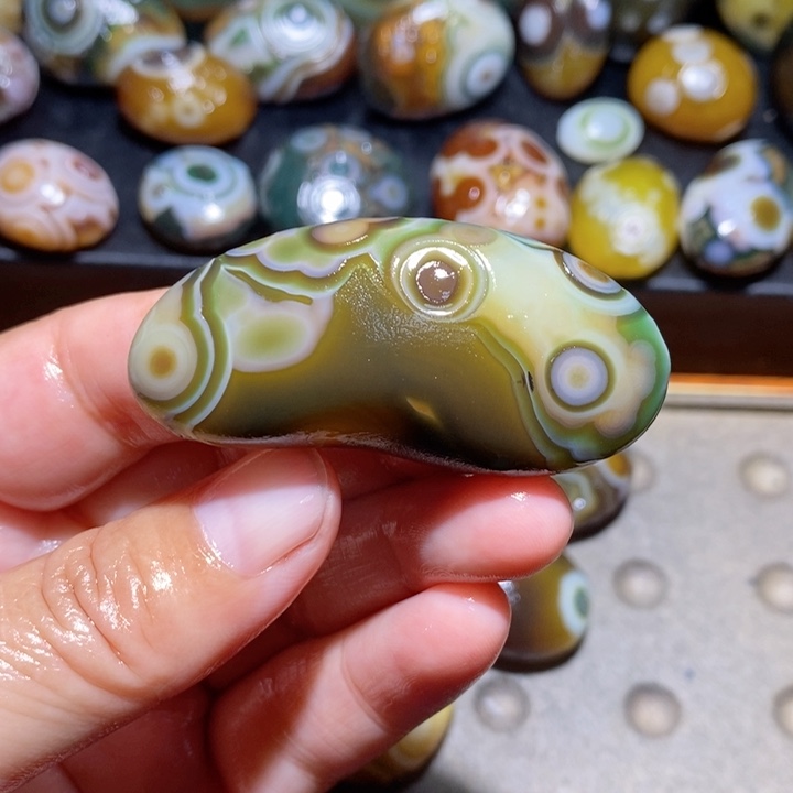 未镶嵌玛瑙/玉髓珠宝半成品106