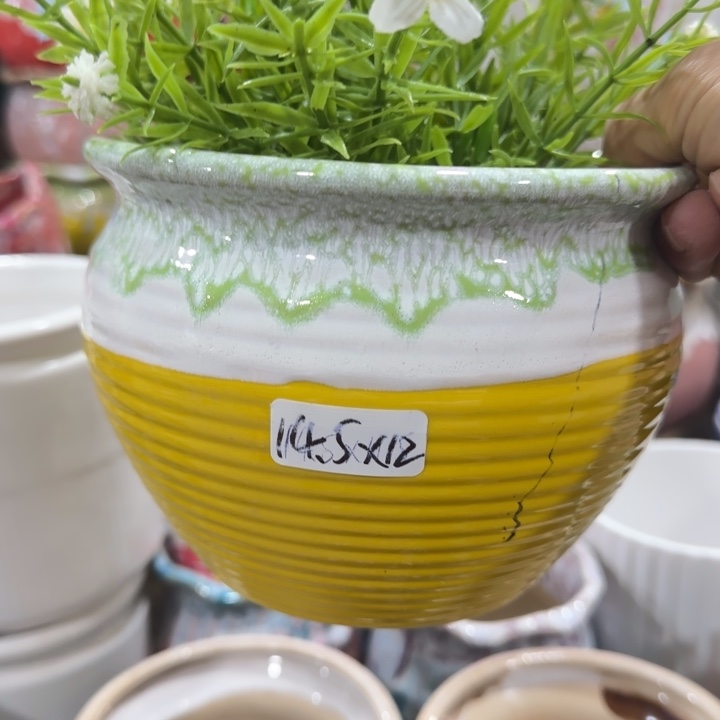 凑9块包邮，有孔，陶瓷花盆