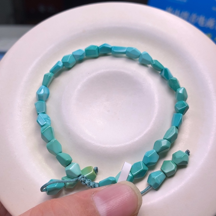 绿松石配饰未镶嵌