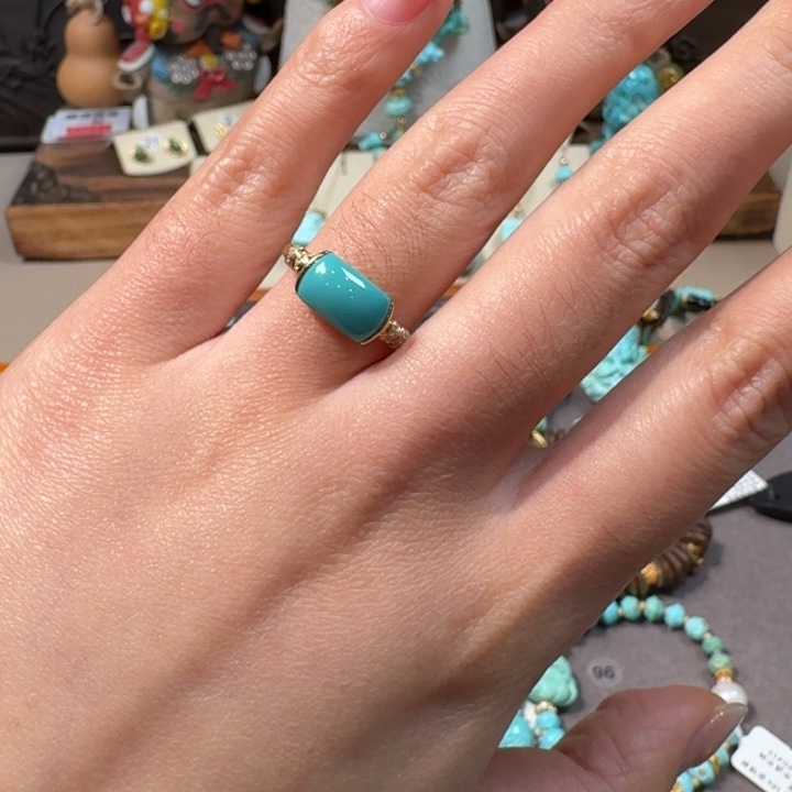 绿松石18K金镶嵌戒指