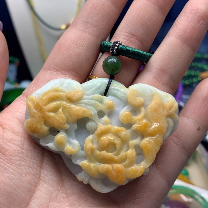 翡翠颈饰未镶嵌吊坠