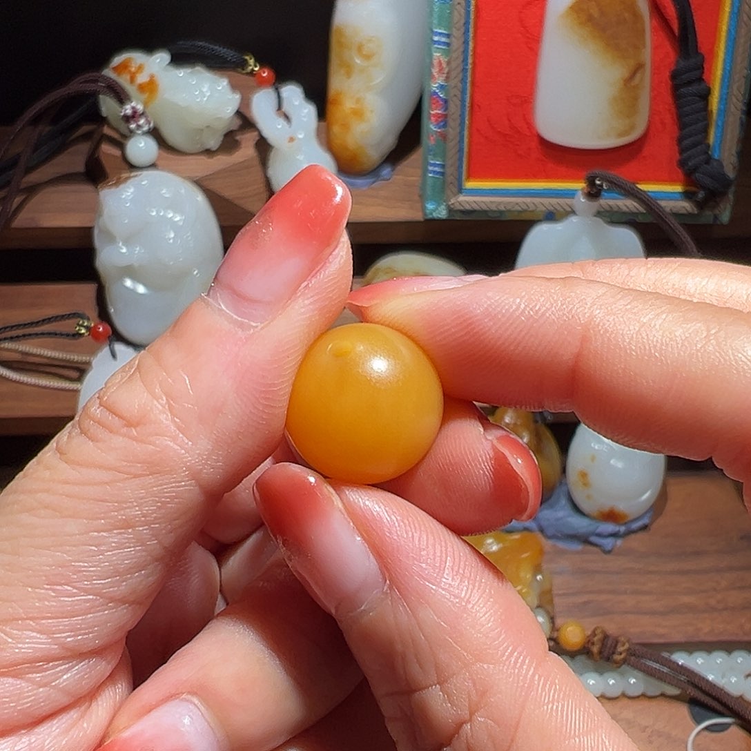 S***a和田玉未镶嵌颈饰