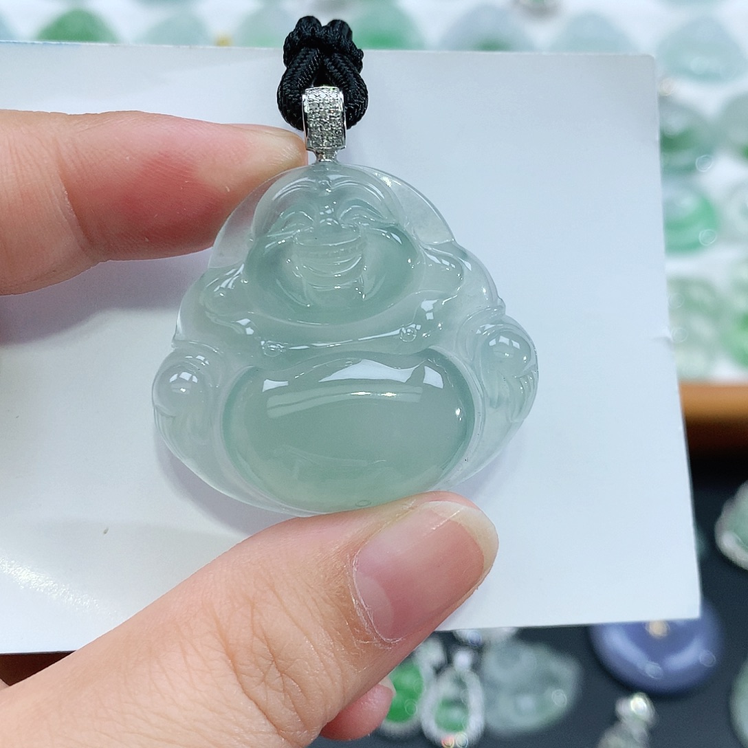翡翠18K金镶嵌颈饰佛