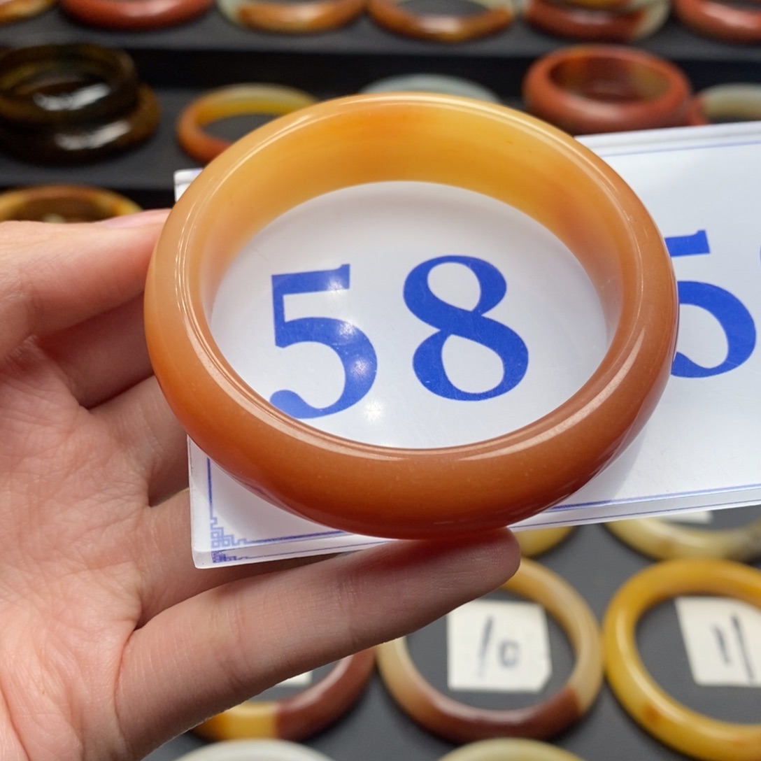 石英质玉（黄龙玉）手镯未镶嵌