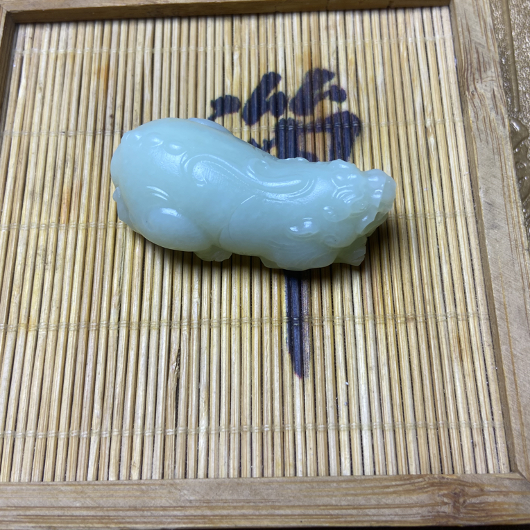 和田玉貔貅小挂件