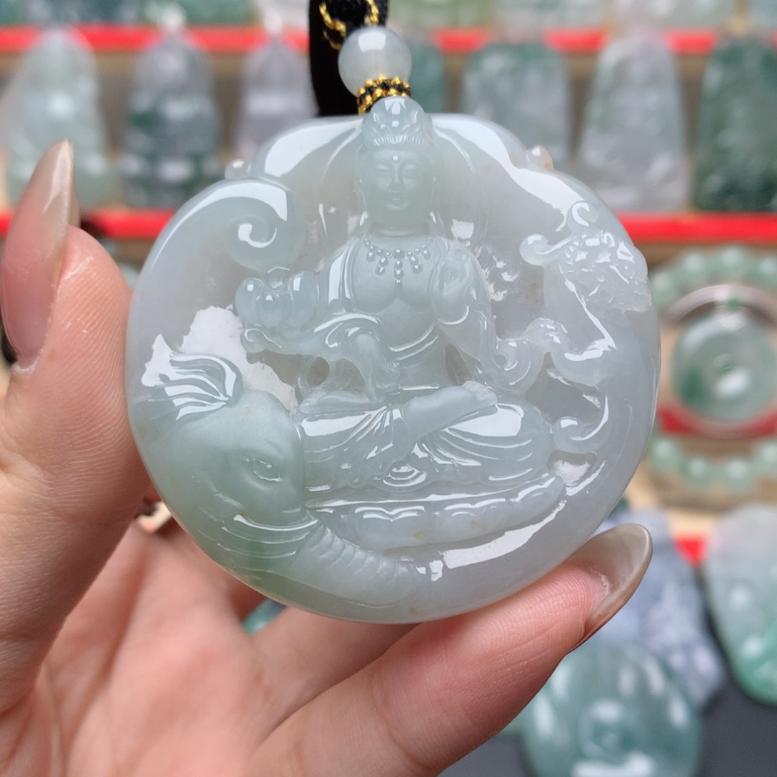 翡翠未镶嵌颈饰普贤菩萨