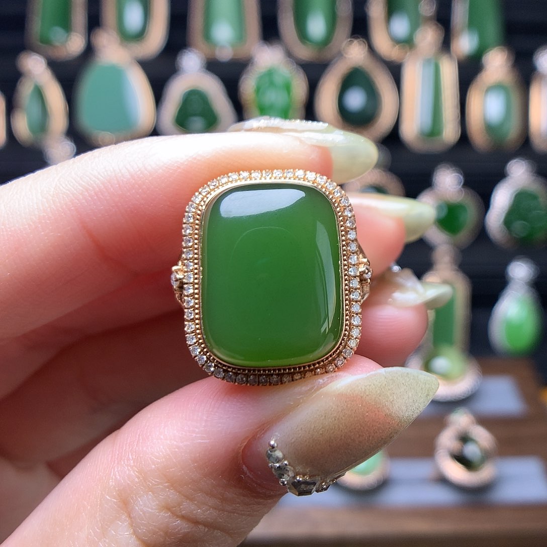 和田玉首饰18K金镶嵌