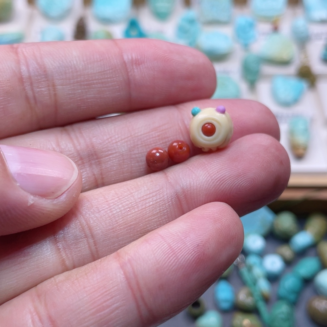 南红玛瑙配饰未镶嵌