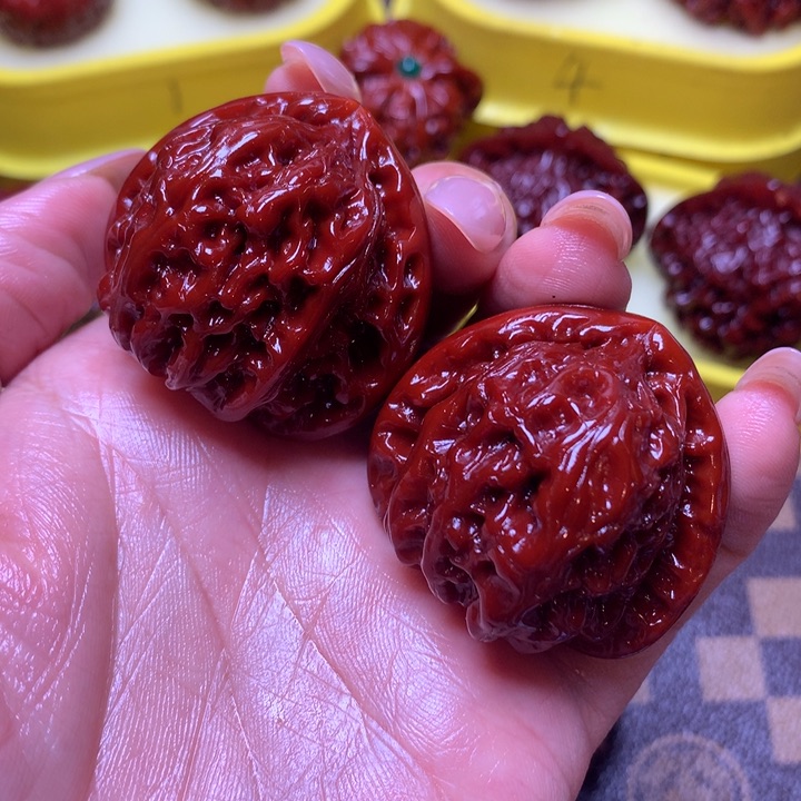 文玩核桃吊坠白狮子40