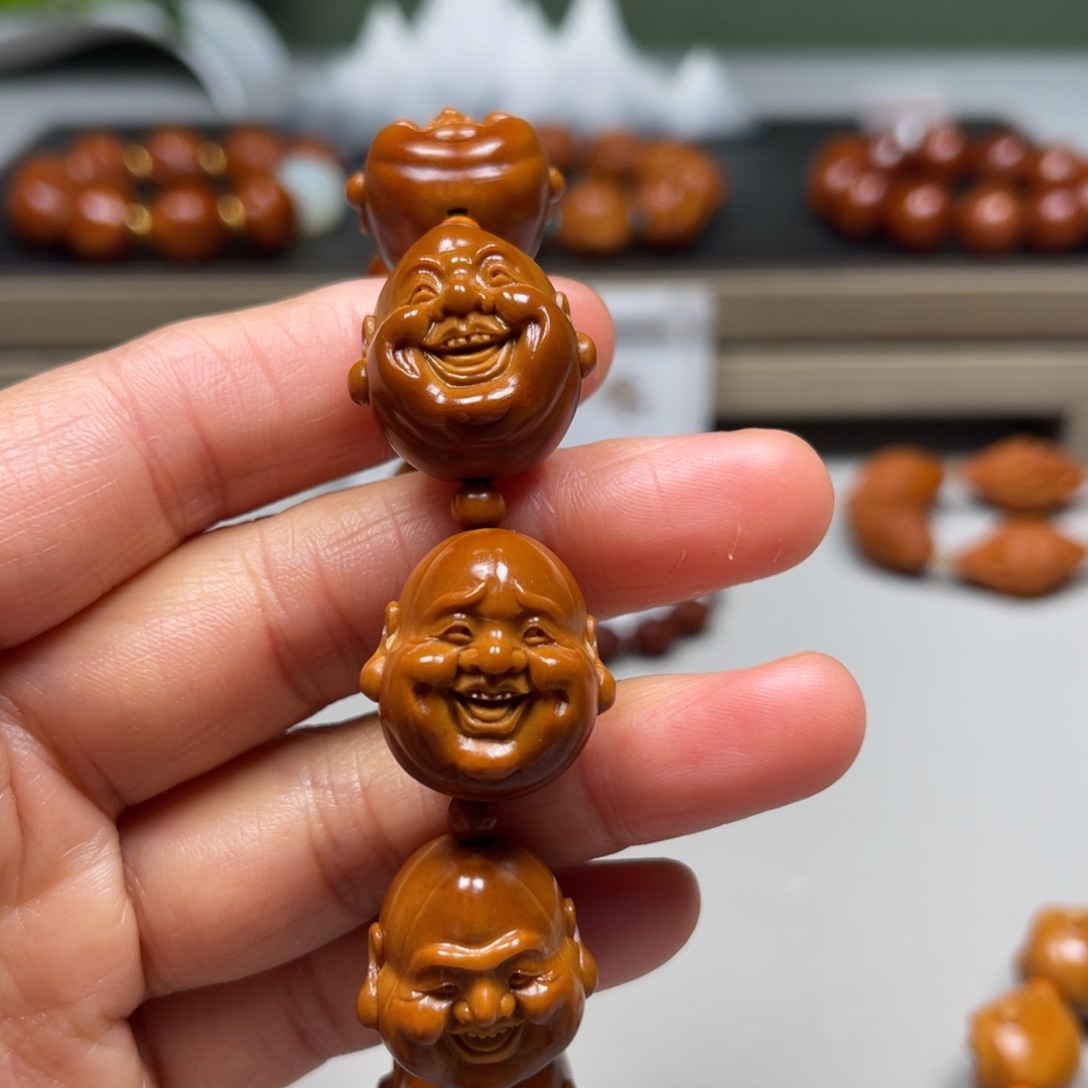 吊坠橄榄核定金笑口常开，没有现货