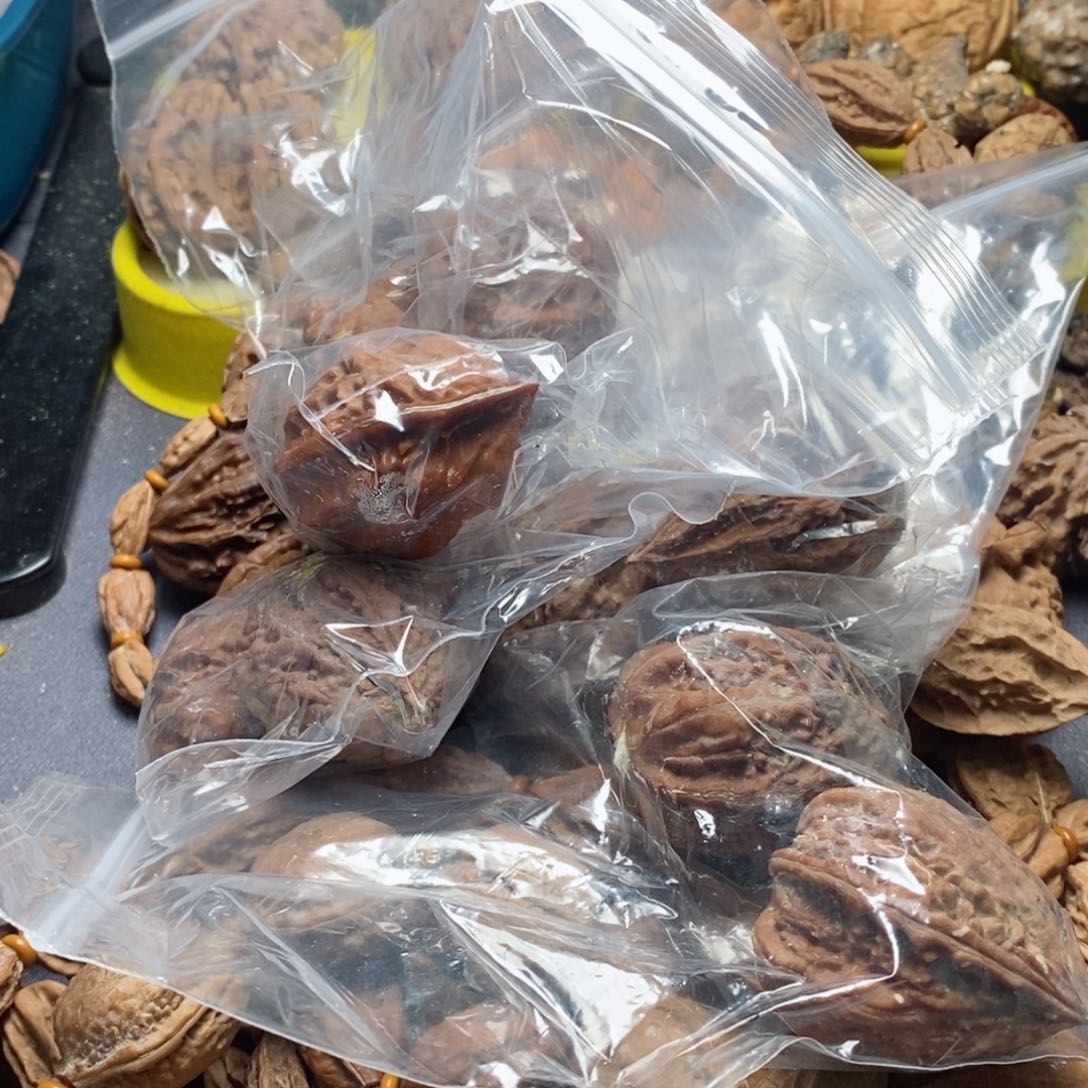 文玩核桃吊坠瑕疵83