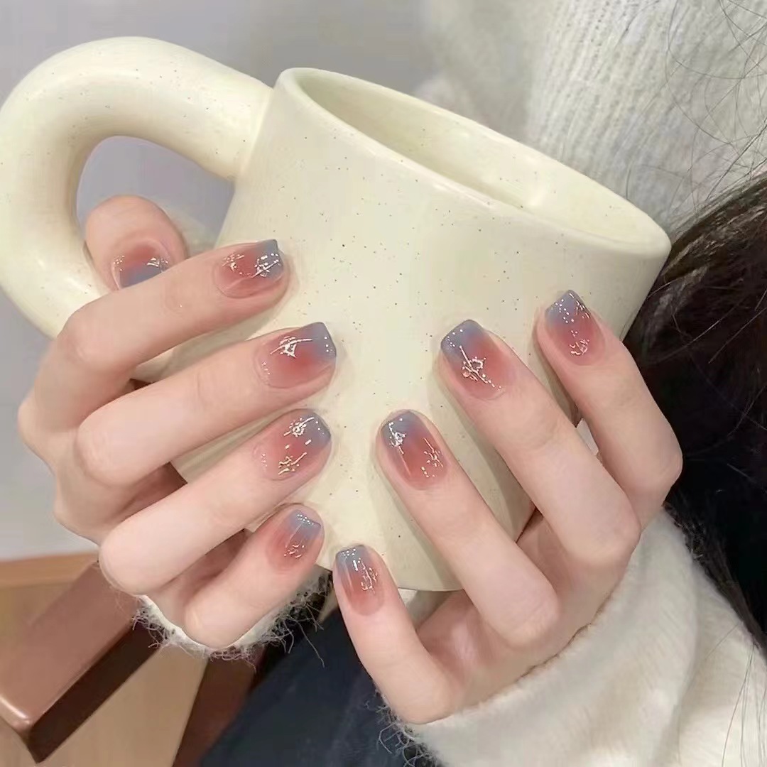  灰蓝腮红渐变短款美甲片